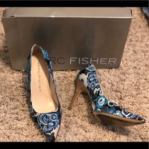 MARC FISHER Blue Floral Print Pumps